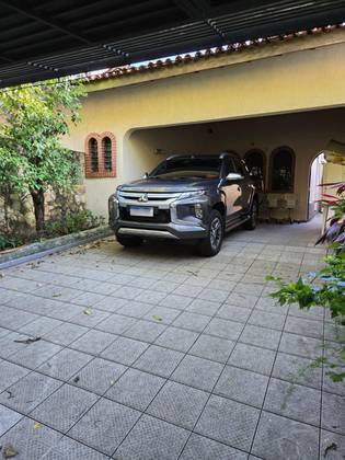 MITSUBISHI L200 TRITON 2.4 16V TURBO DIESEL SPORT HPE-S CD 4P 4X4 AUTOMÁTICO MITSUBISHI L200 TRITON 2.4 16V TURBO DIESEL SPORT HPE-S CD 4P 4X4 AUTOMÁTICO